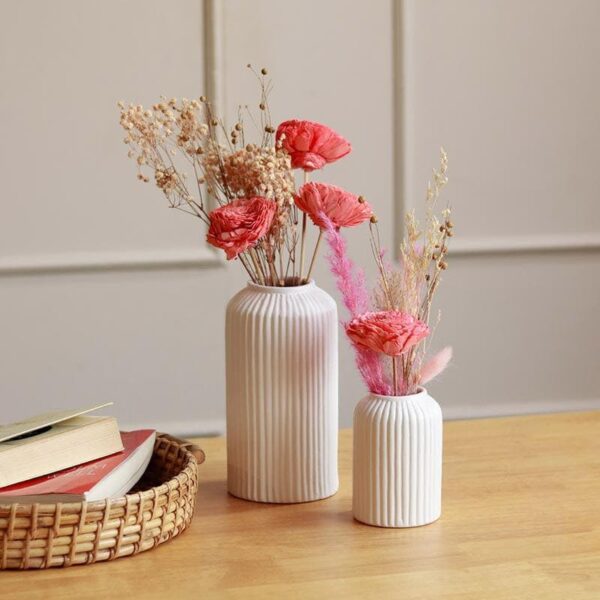 Ganola Vase With Naturally Dried Flower Bunch